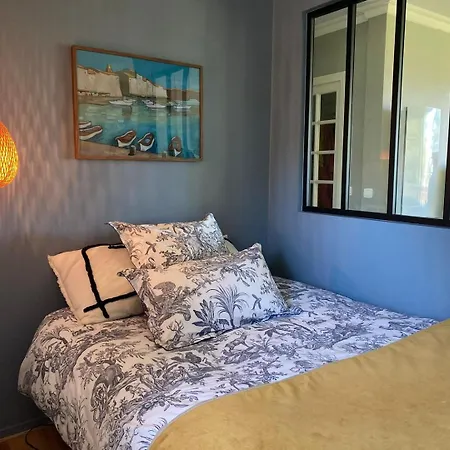A Peaceful Between Sea And Nature Apartment